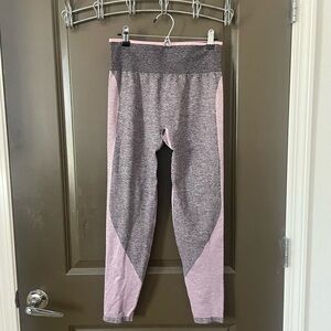 PINK Victoria's Secret Seamless Pink and Gray Heart Shape Leggings Size Medium